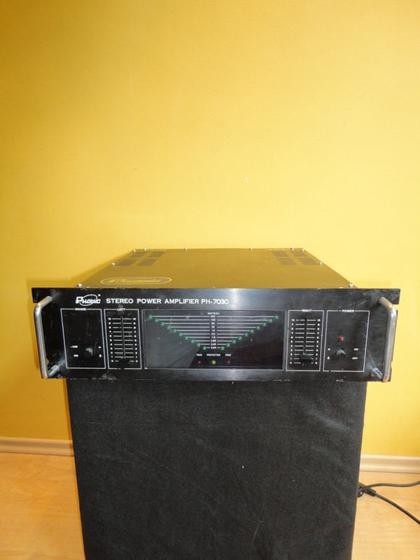 Phonic PH-7030 Power Amplifier