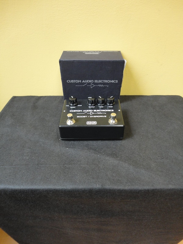 MXR Custom Audio MC-402 Boost / Overdrive